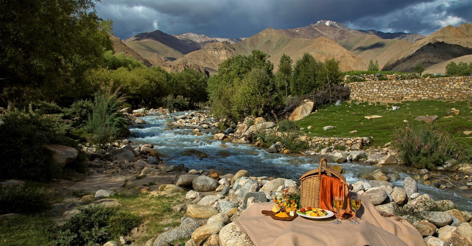 Hotel The Grand Dragon Ladakh Leh Esterno foto