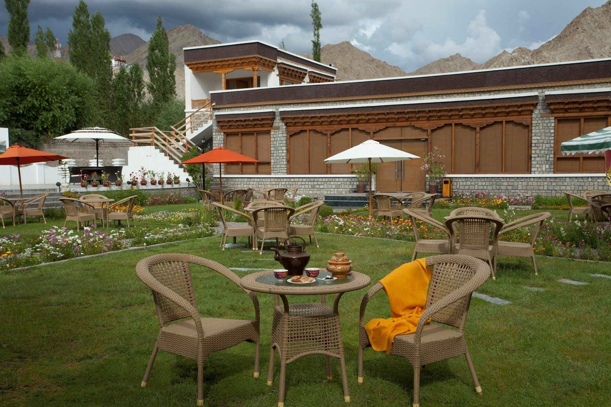 Hotel The Grand Dragon Ladakh Leh Esterno foto